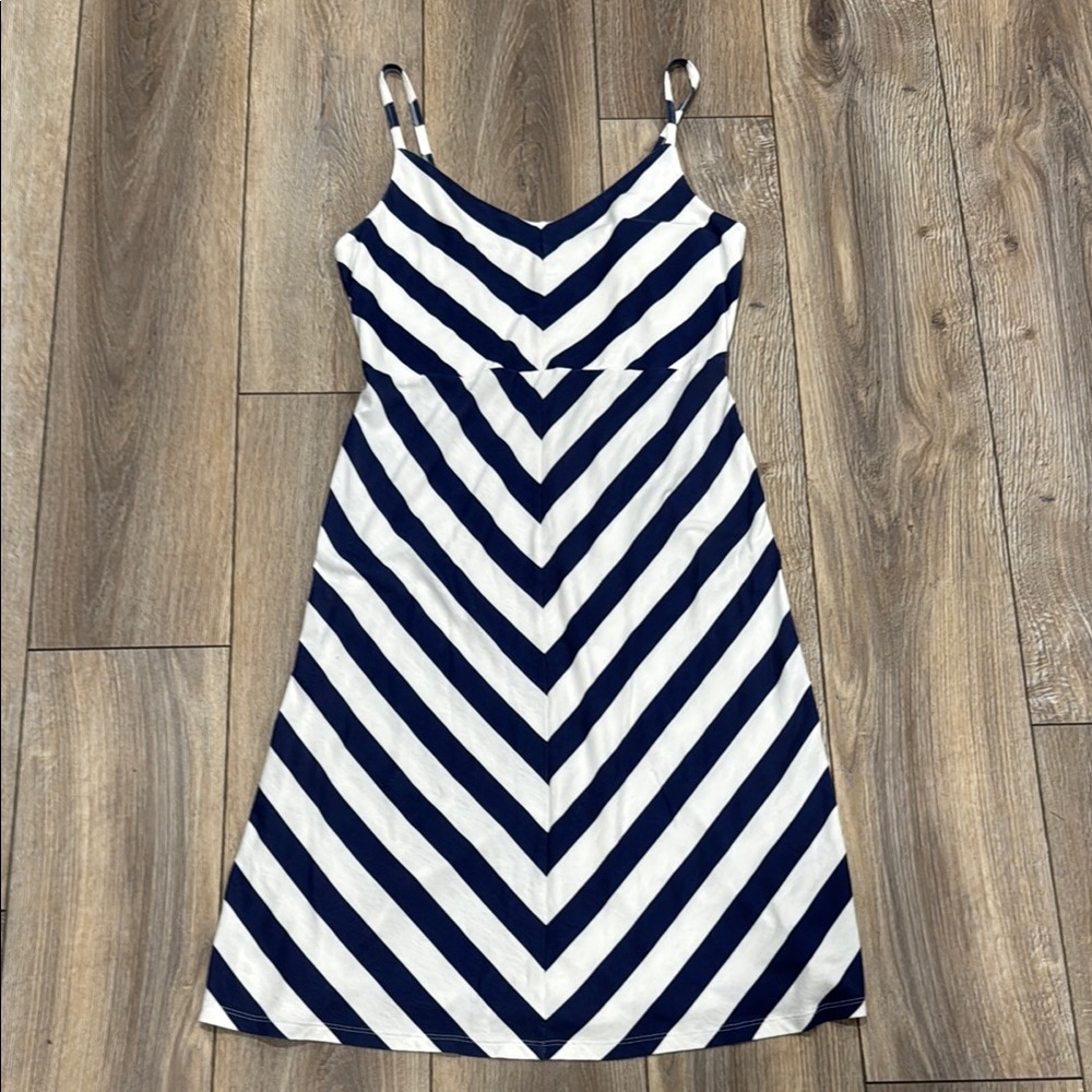 OLD NAVY Dress Fit and Flare Navy and White Chevron Striped MEDIUM - Picture 7 of 15